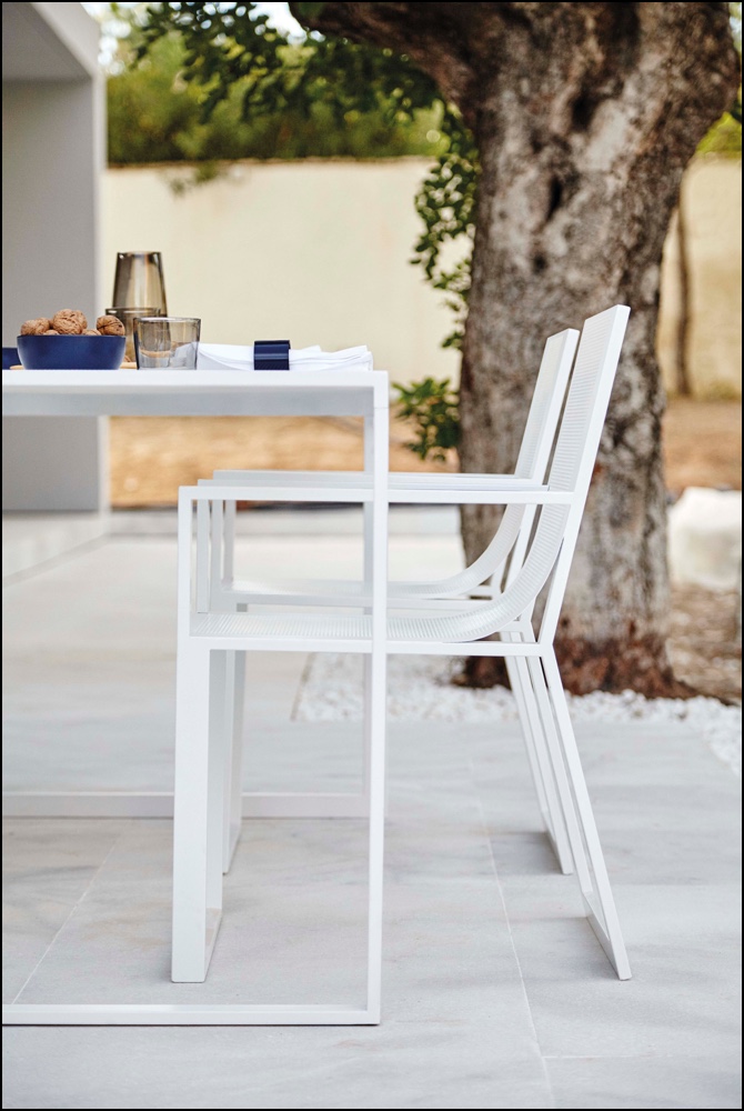 blau dining armchair white 1 - Hoher Tisch Blau - Gandia Blasco